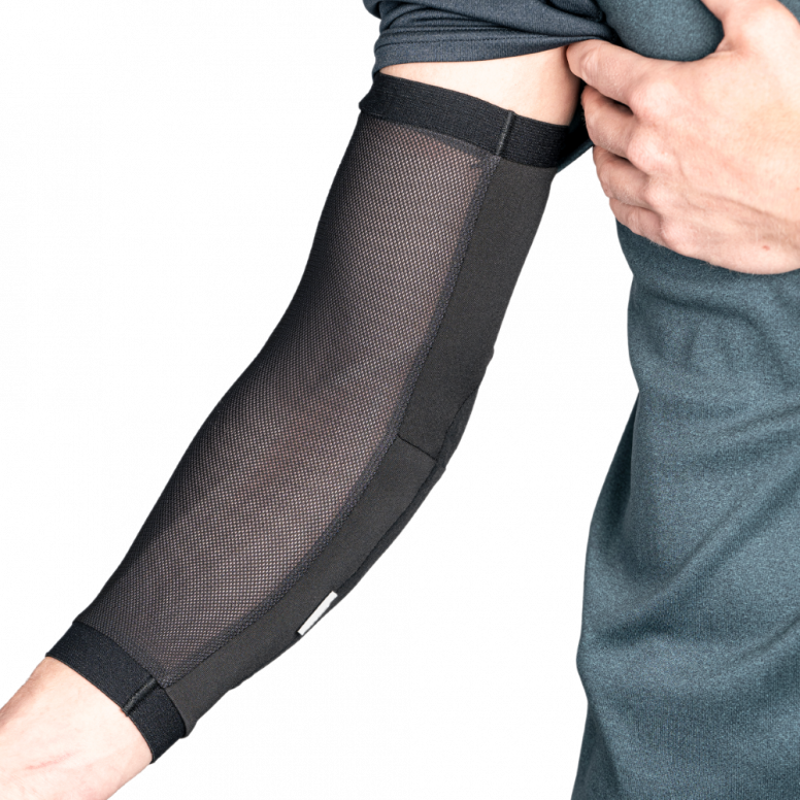 Aura Elbow Pads Black-2