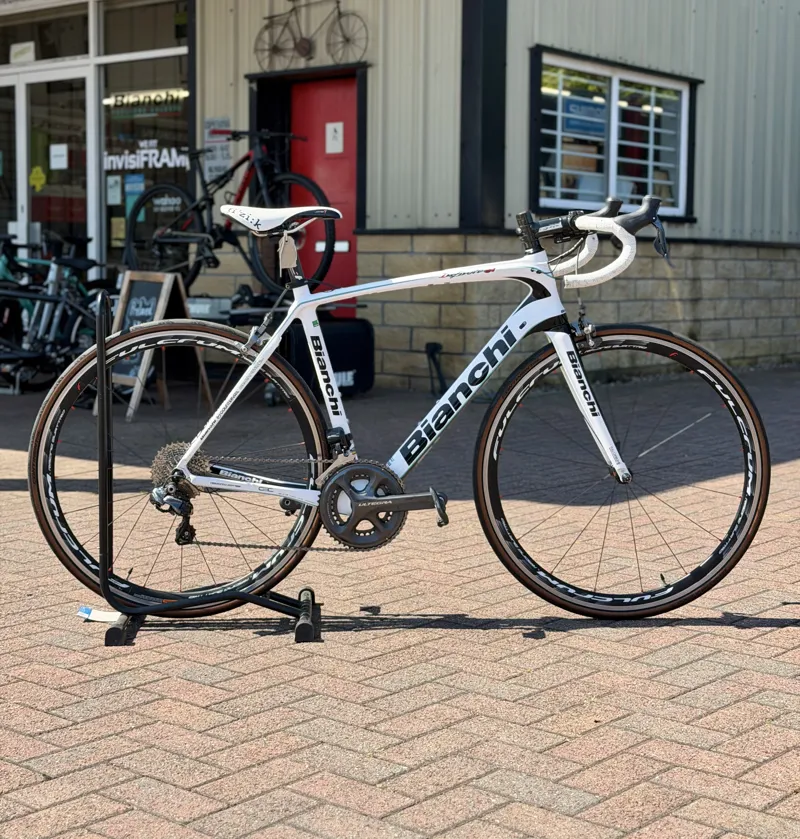Pre-Loved Bianchi Infinito CV 53cm White