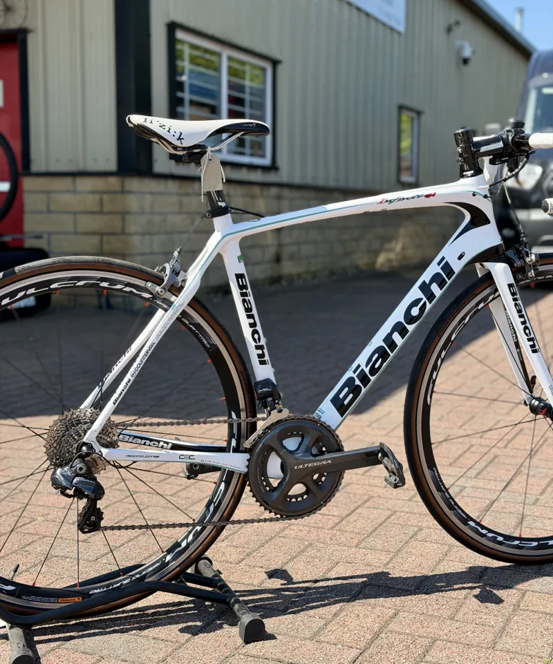 Pre-Loved Bianchi Infinito CV 53cm White-1
