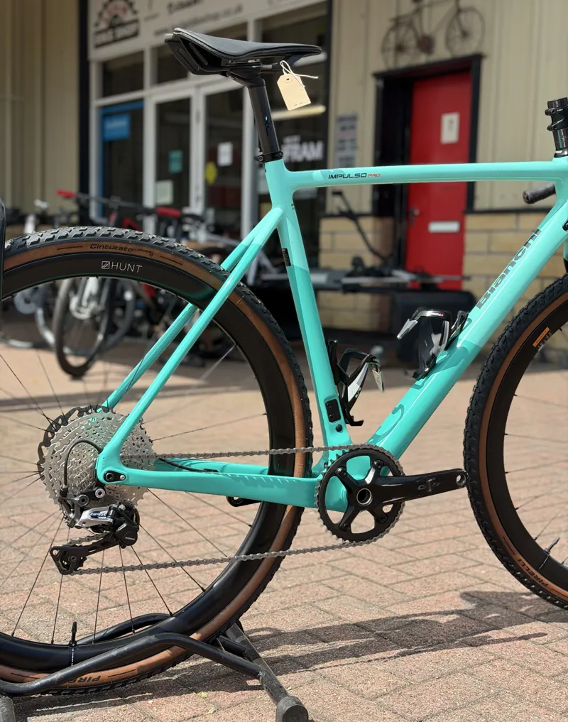 Pre-Loved Bianchi Impulso Pro Celeste 56cm-1